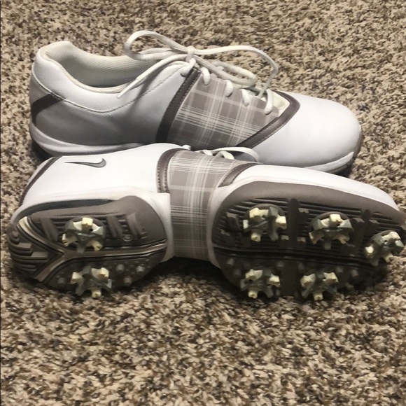 Nike Women’s Golf Shoes Size 8, worn once - Picture 2 of 3